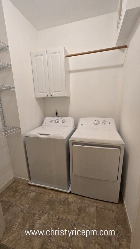 Building Photo - 4315 Issaquah-Pine Lake Rd SE