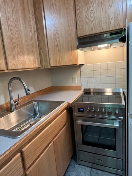 Kitchen 3 - 31401 Lovegren Ln