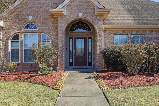 Building Photo - 2490 Amberwood Dr