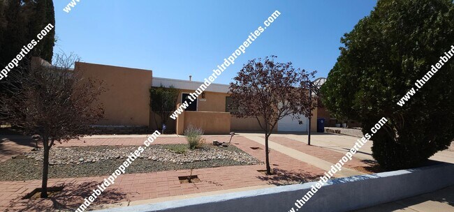 Building Photo - 5117 Camino Vista NW