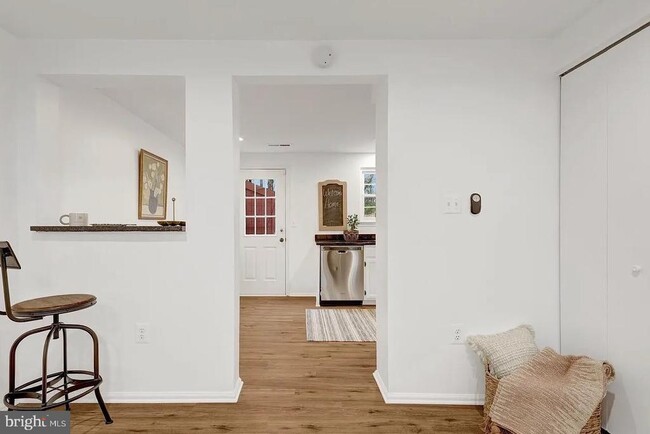 Building Photo - 37 Alden Ct