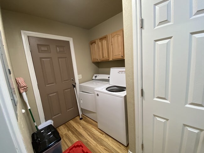 Building Photo - 210 McCullough St