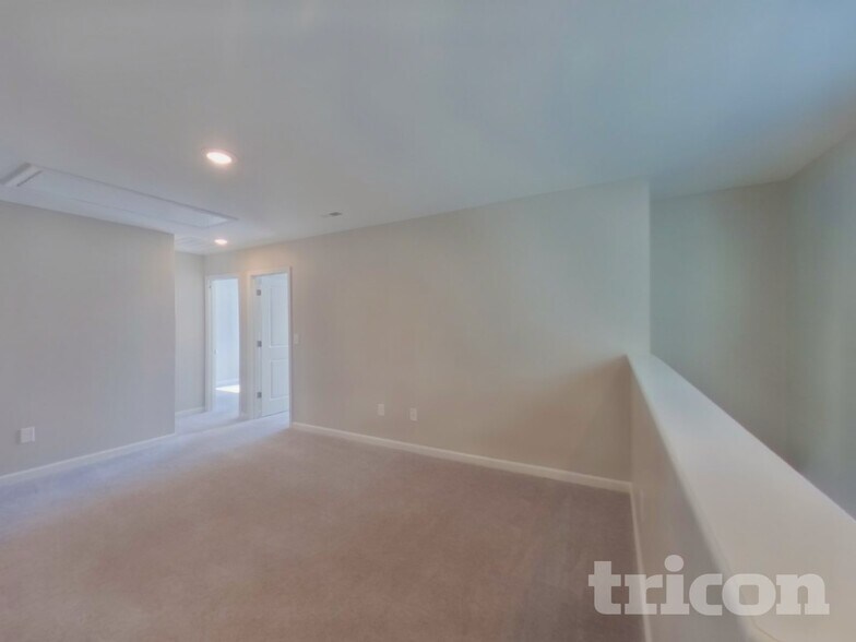 Building Photo - 1715 Southwold Ln