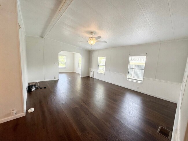 Building Photo - 2140 Pebble Beach Blvd