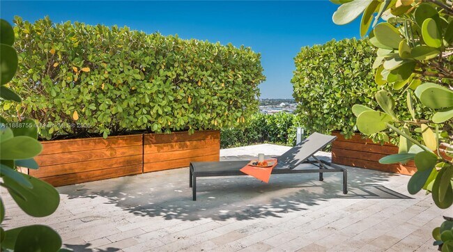 Building Photo - 1040 Biscayne Blvd