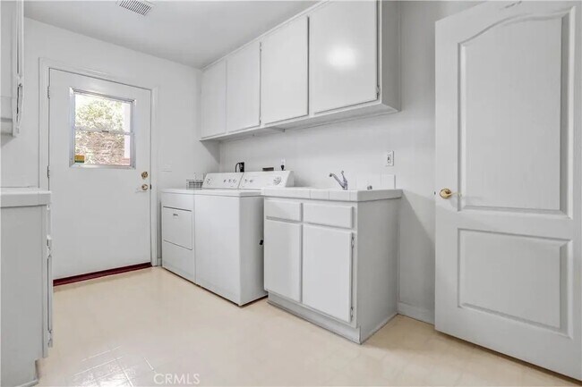 Building Photo - 4604 Lemonberry Pl