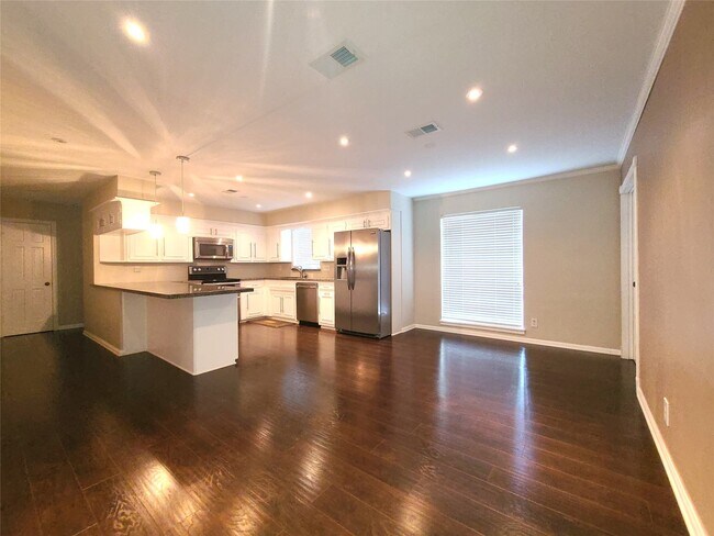 Building Photo - 6511 Pebble Beach Dr