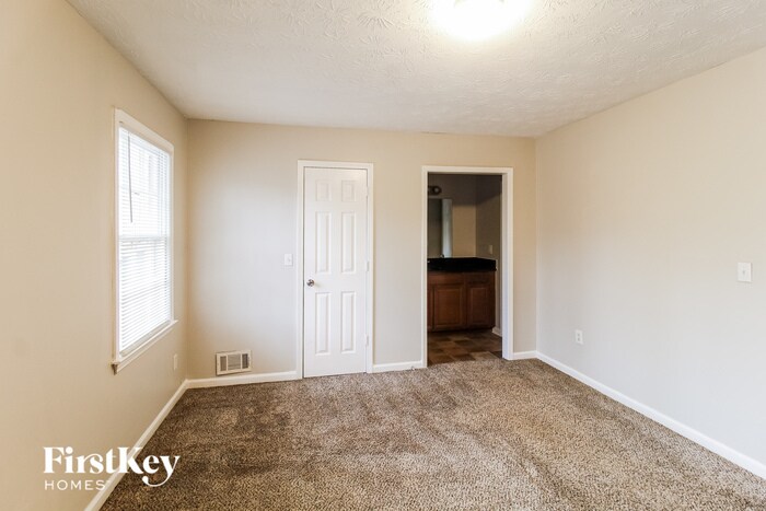 Building Photo - 5266 Ridge Forest Dr