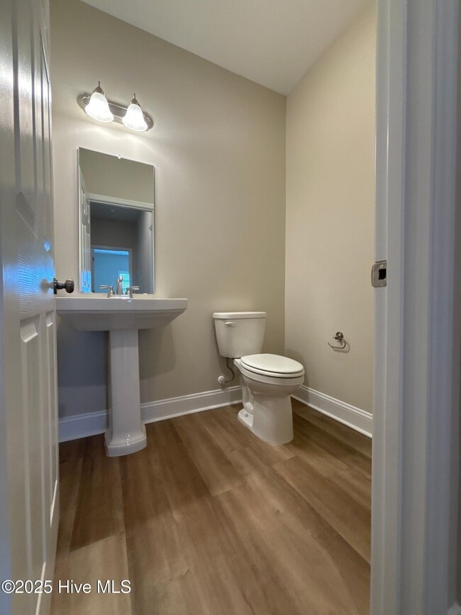 Building Photo - 208 Penster Ct