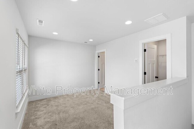 Building Photo - 1126 Pegram St