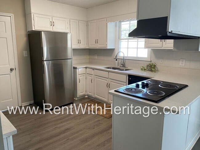 Building Photo - Charming Newly Renovated 3bd/ 2ba/ Gorgeou...