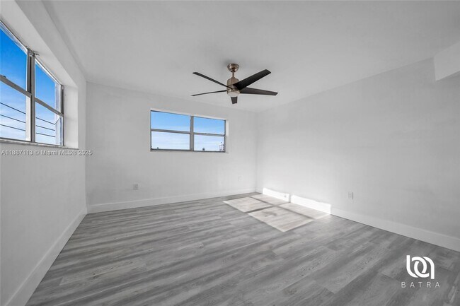 Building Photo - 910 Jefferson Ave