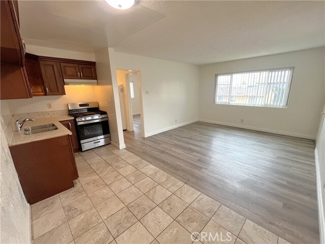 Building Photo - 4461 W 135th St