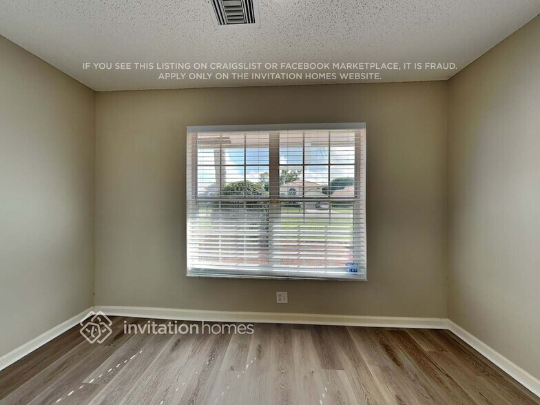 Building Photo - 2501 Stonegate Dr