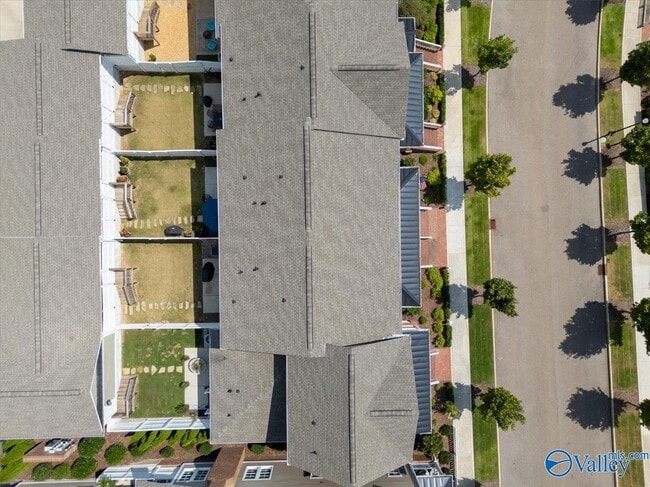 Building Photo - 38 Pine St