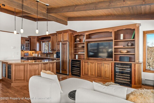 Building Photo - 2227 Juniper Hill Rd