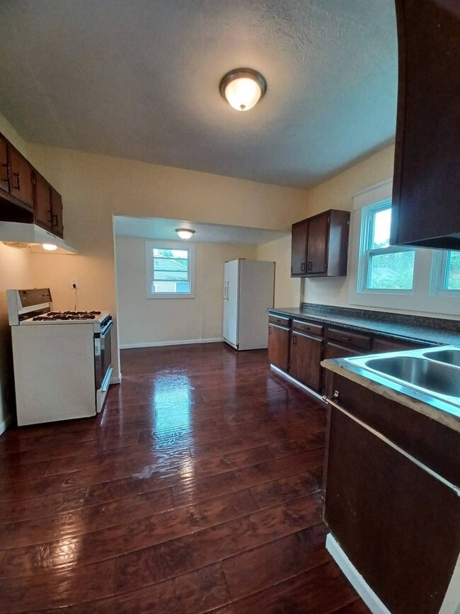 Building Photo - Home for Rent Northwest Rockford