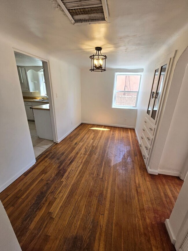 Building Photo - 2533 Aspen Ave NW