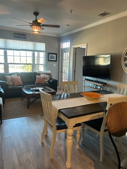 Dining area - 5000 Culbreath Key Way