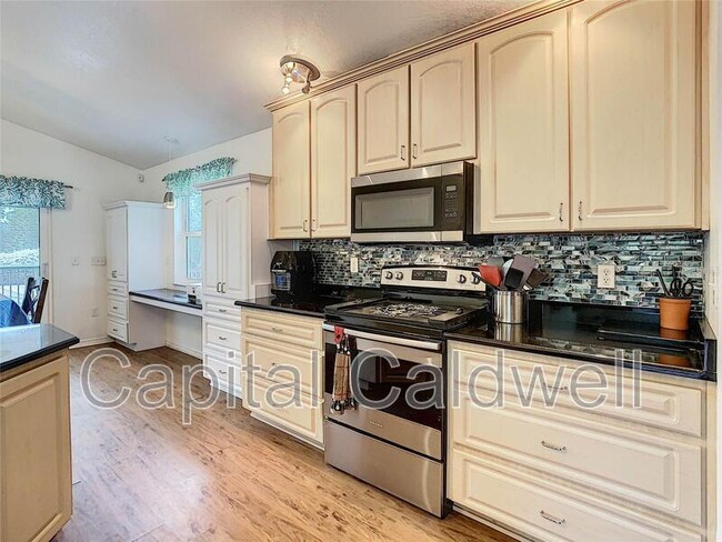 Building Photo - 4838 Grandview Ave