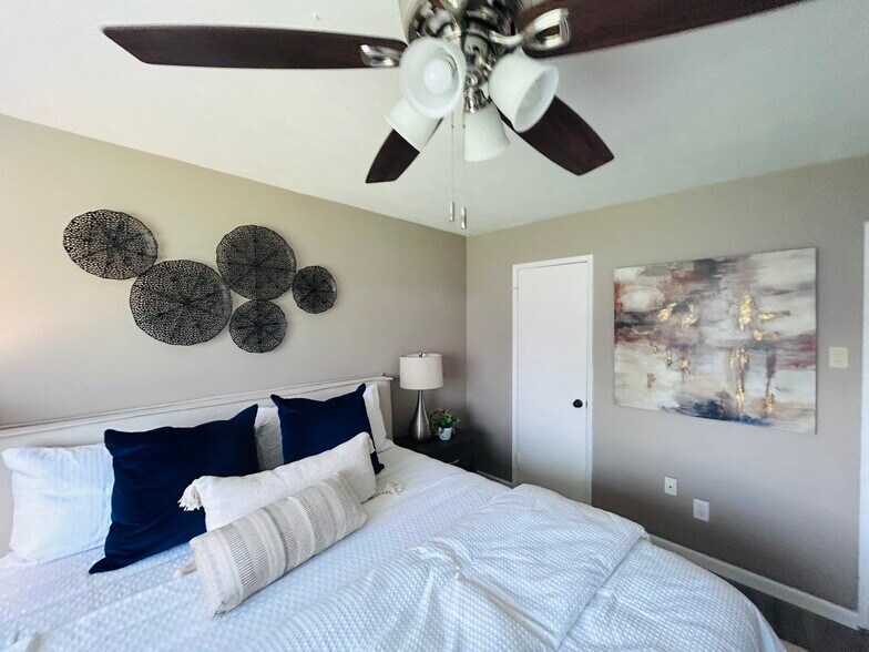 Building Photo - 511 Hanover Dr