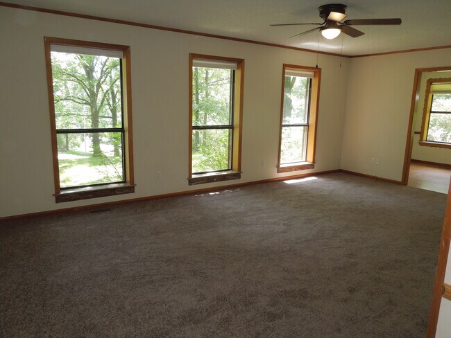 Building Photo - 169 San Carlos Cove