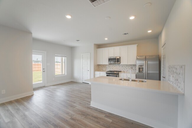 Building Photo - 10530 Preserve Wy