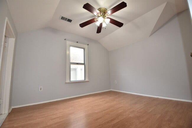 Building Photo - 518-518 15th St