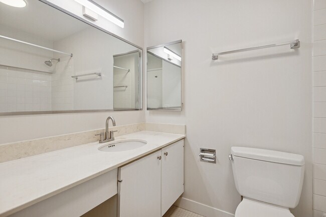 Building Photo - 1560 N Sandburg Terrace