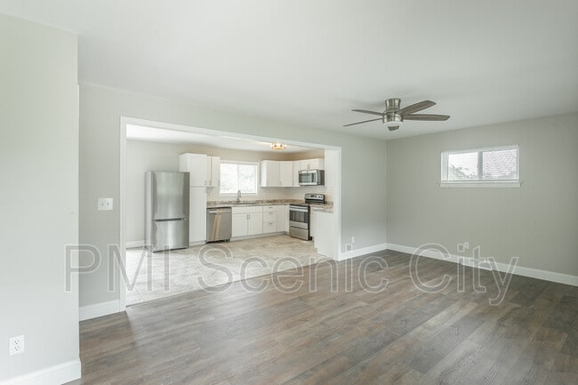 Building Photo - 1375 Orbit Dr