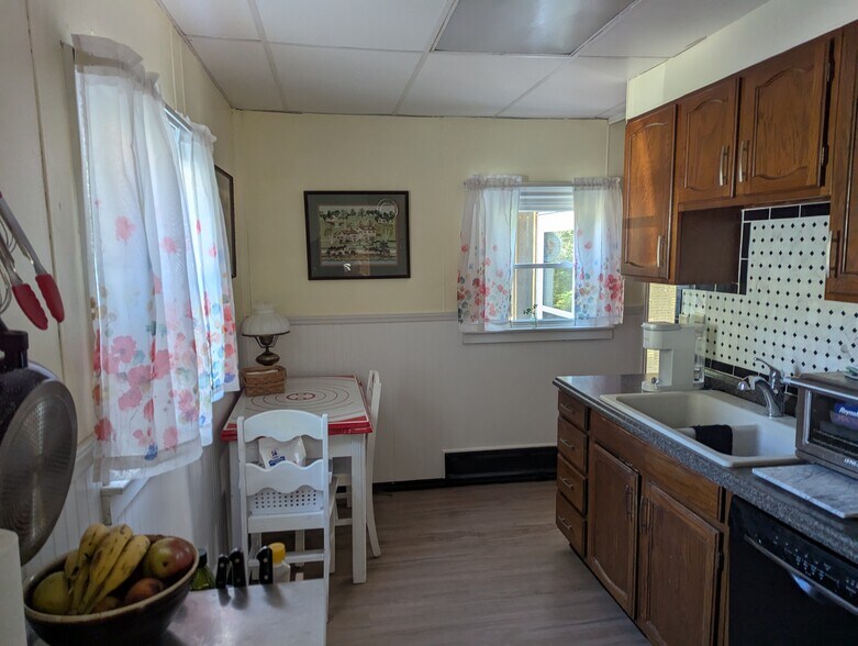 Kitchen - 309 W Main St