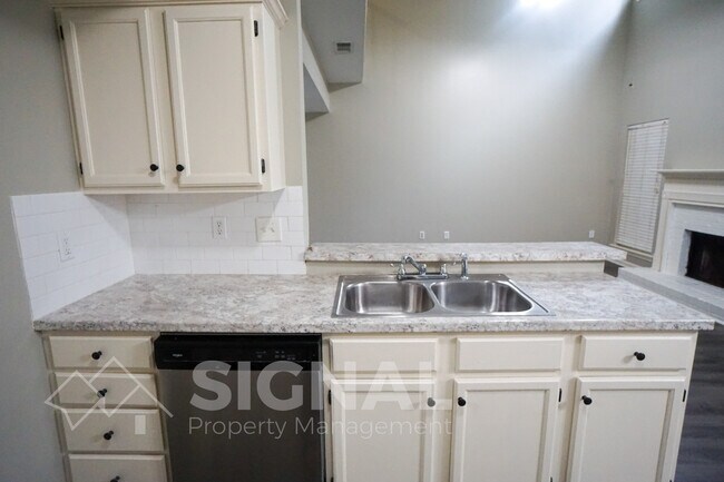 Building Photo - 112 Timberleaf Cir