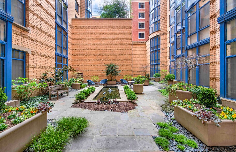 Post Massachusetts Avenue 1499 Massachusetts Ave NW Washington DC