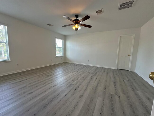 Building Photo - 2303 Ledgeway Ct