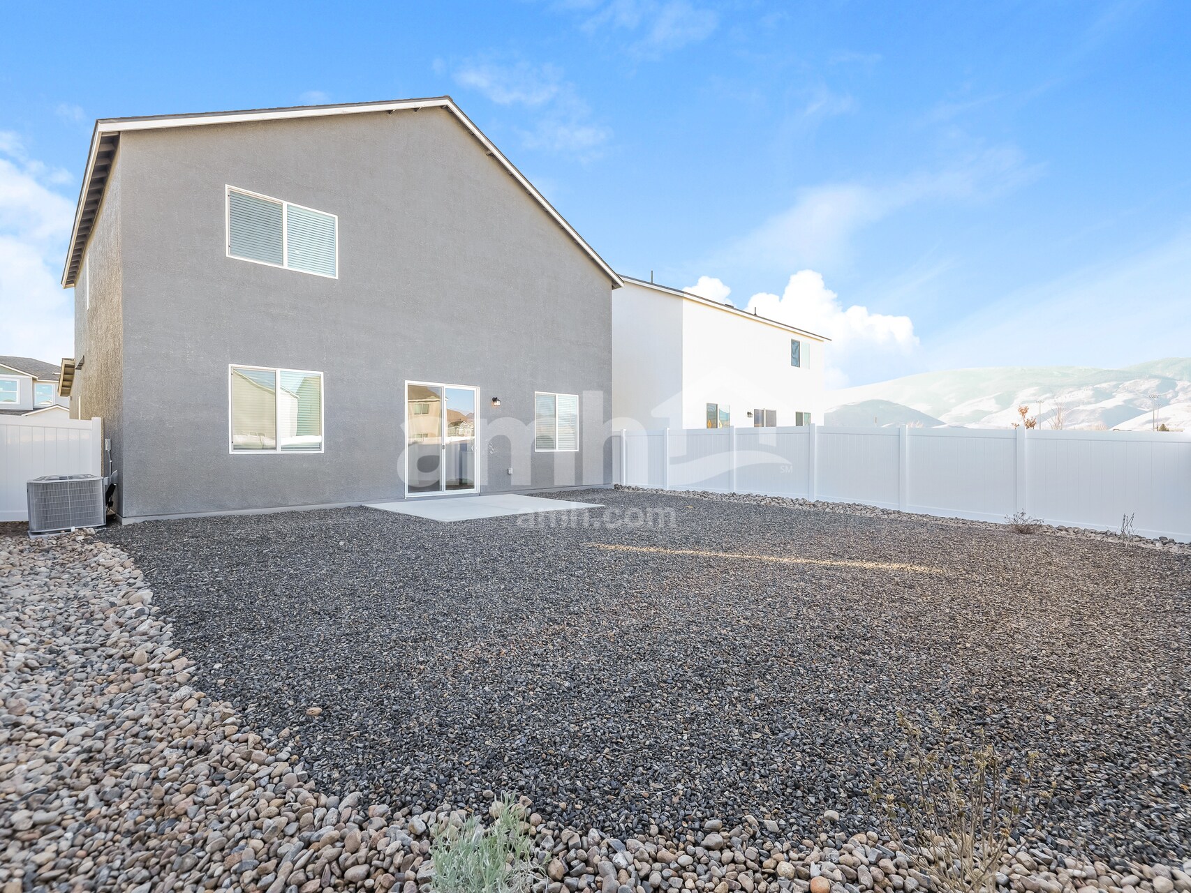 Building Photo - 2348 Devin Ave