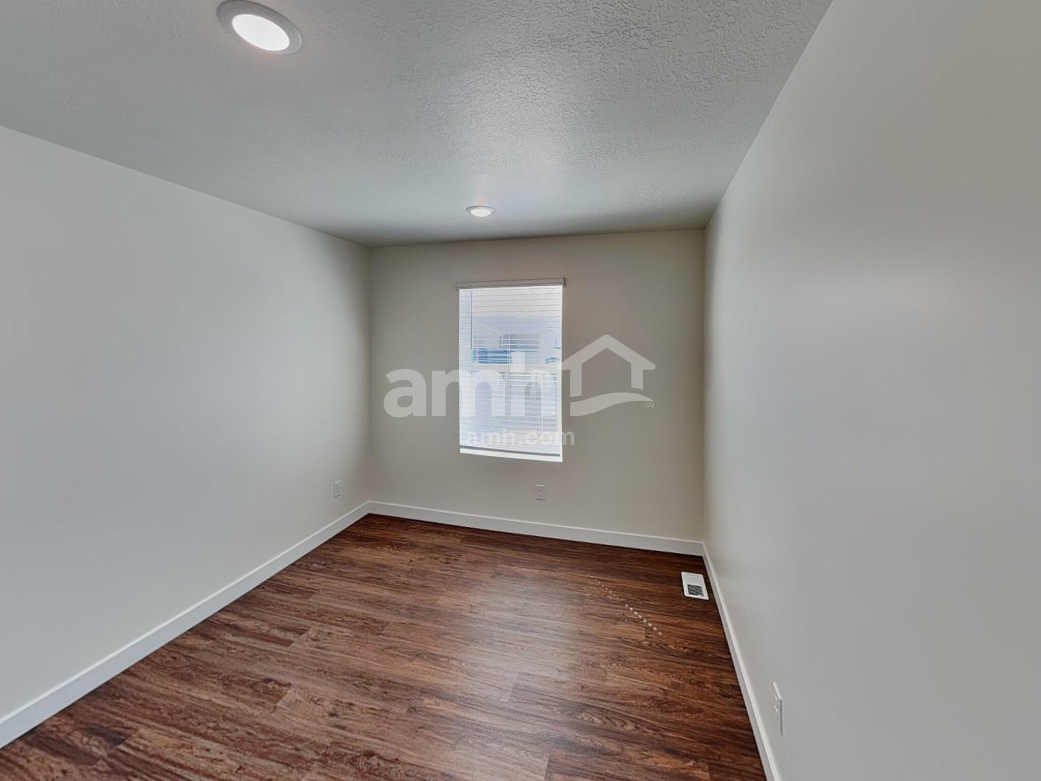 Building Photo - 1312 W Mahogany St