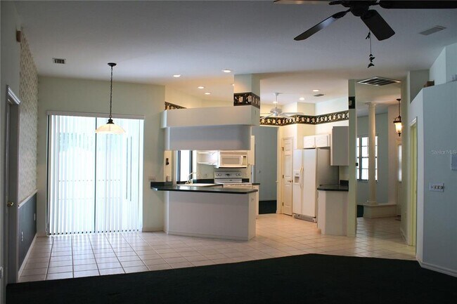 Building Photo - 2228 Lake Holloway Blvd