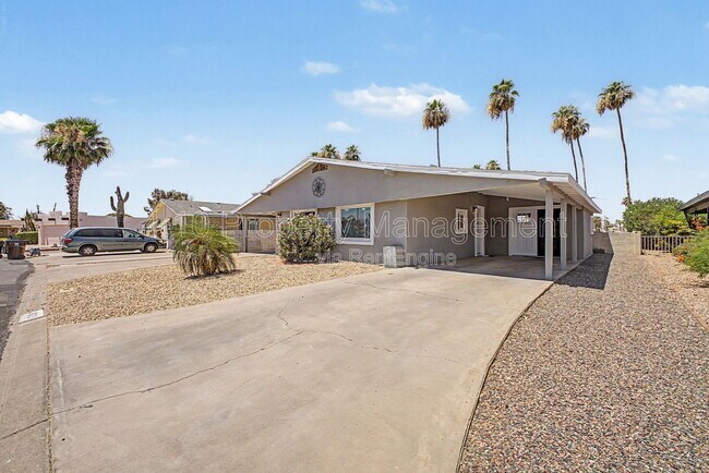 Building Photo - 462 S 80th Pl