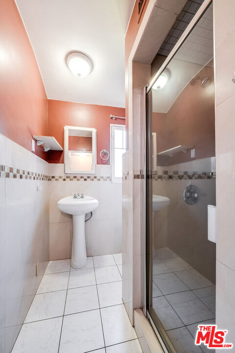 Building Photo - 10440 Johanna Ave