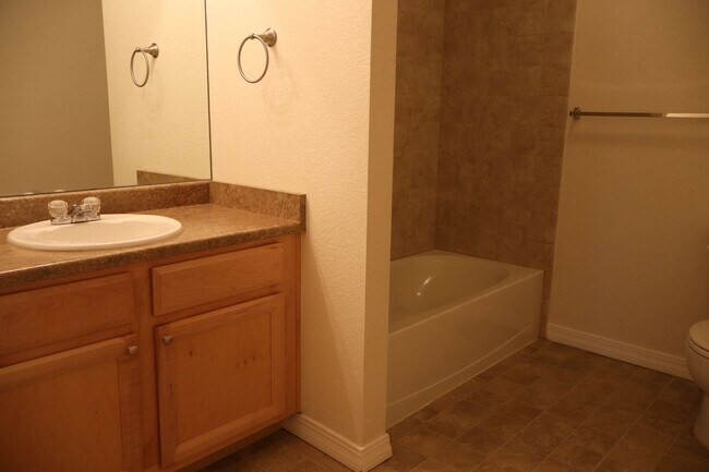 Building Photo - Heart of Fort Collins: Modern Condo + $200...