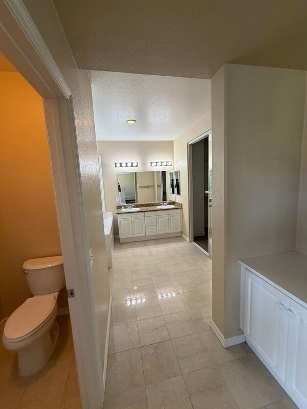 Building Photo - 46263 Drymen Ave