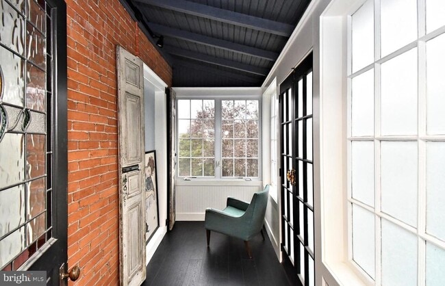 Building Photo - 365 2nd Ave