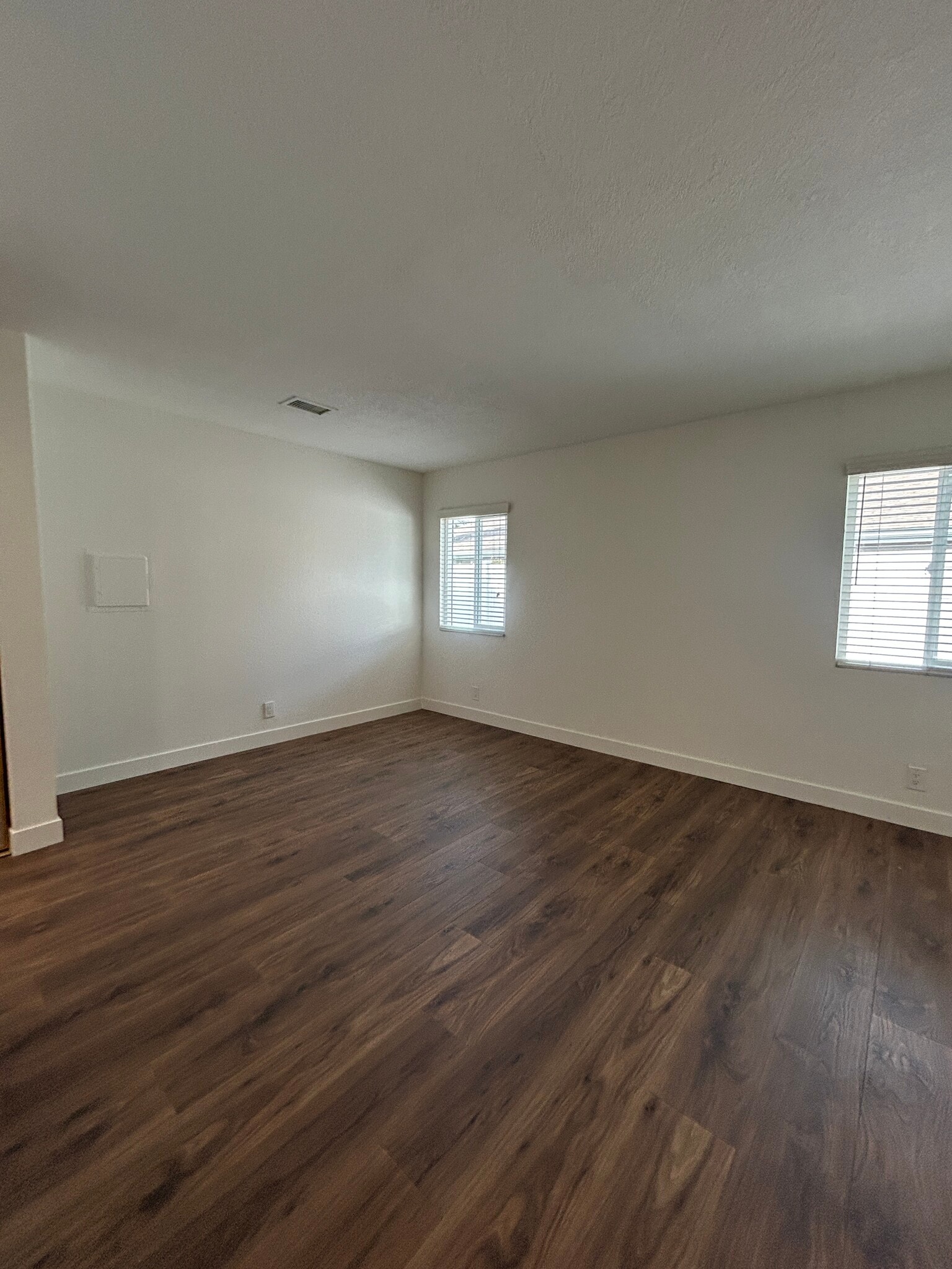 Primary Bedroom - 264 S Waverly St