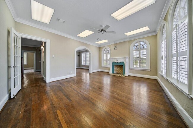 Building Photo - 5208 Harrisburg Blvd