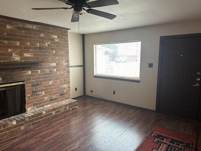 Building Photo - 616 N Elkhart Ave