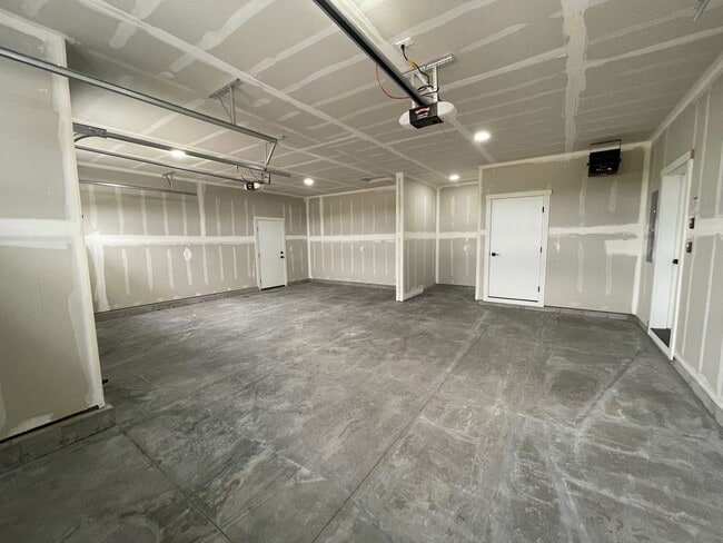Building Photo - 513 Spaniel Ln
