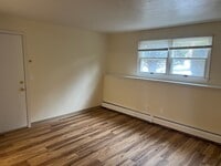 Building Photo - Briarwood 9