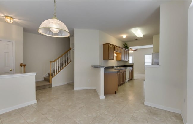 Building Photo - 259 Hadley Commons Dr
