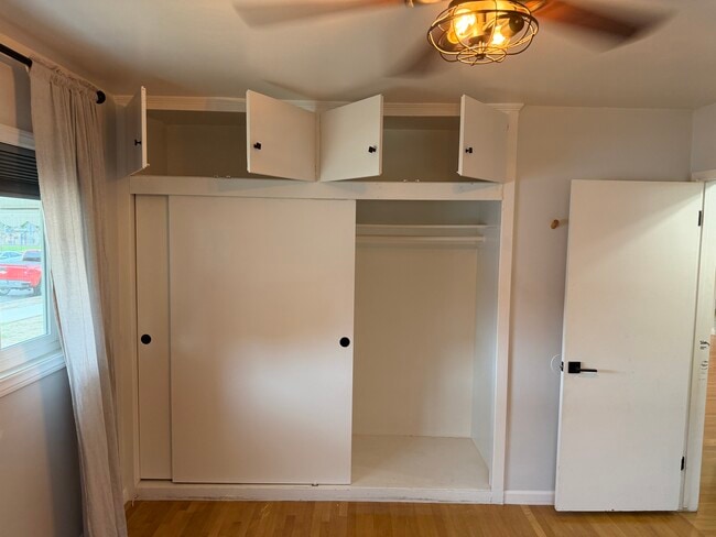 Building Photo - 409 N Park Ave