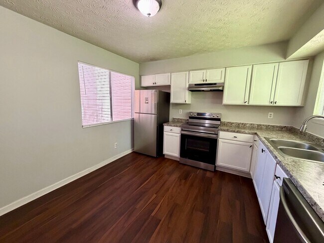 Building Photo - Welcome home!